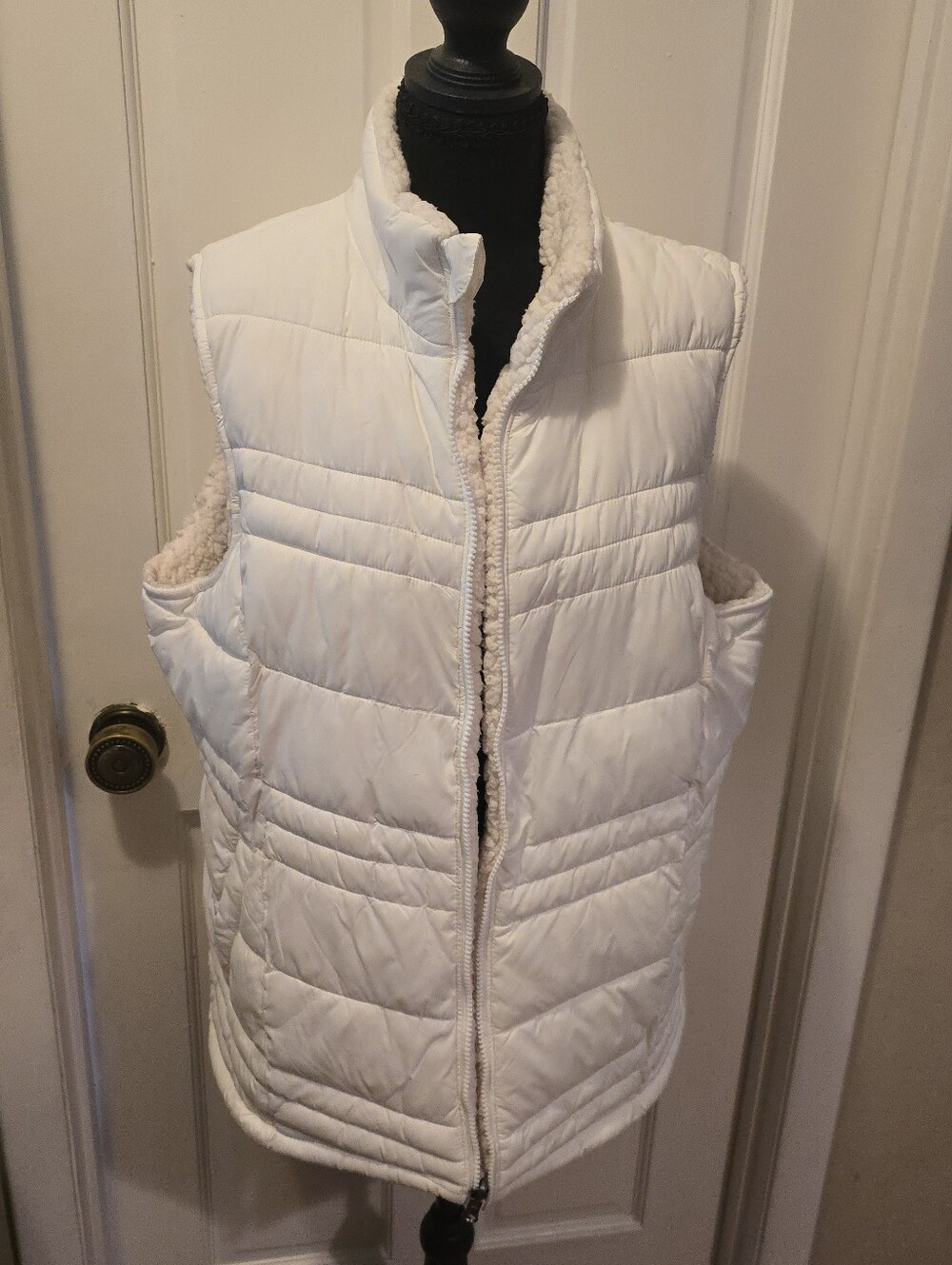 Time And Tru White, Sherpa Lined Puffer Vest.